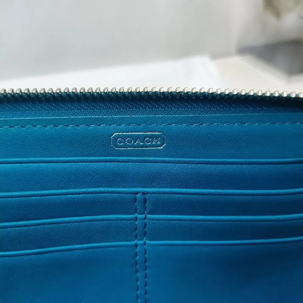 Coach Poppy Blue Patent Leather Zip Around Credit Card Wristlet Wallet